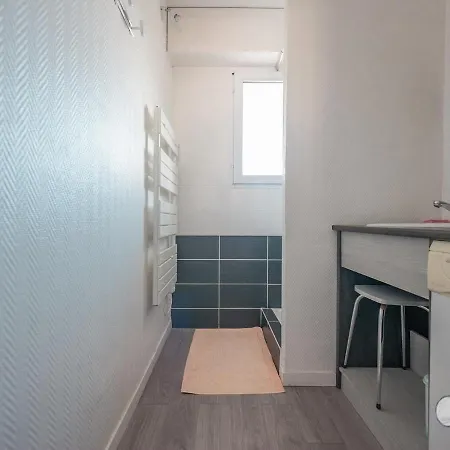 Apartment Et Commerces, Balcon, Confort - Fr-1-197-547 *