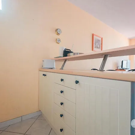 Et Commerces, Balcon, Confort - Fr-1-197-547 Lejlighed